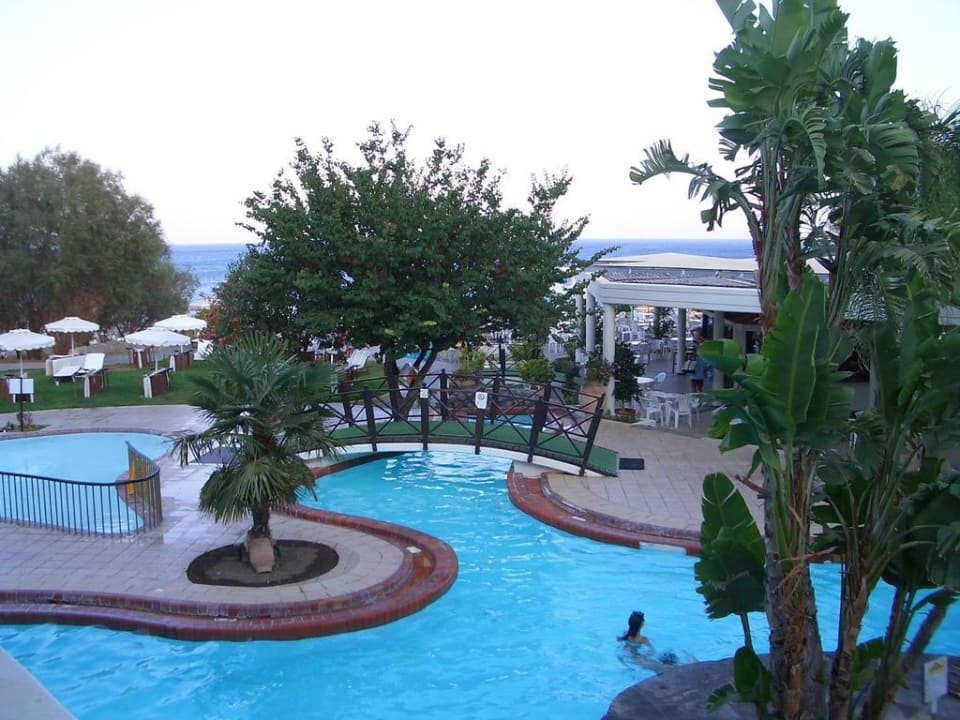 Schöne Poolanlage Hotel Calypso Beach