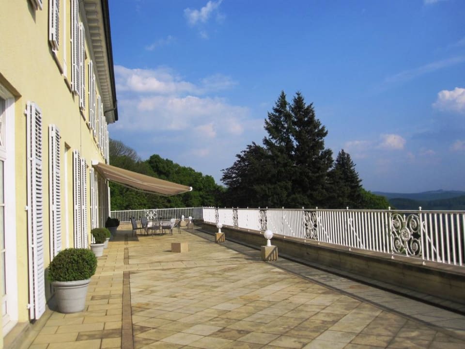Terrasse Steigenberger Icon Grandhotel Petersberg