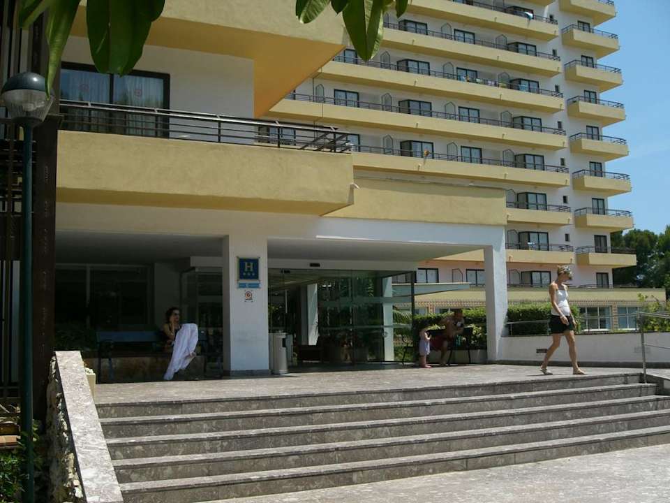 Eingang des Hotels BQ Belvedere Hotel