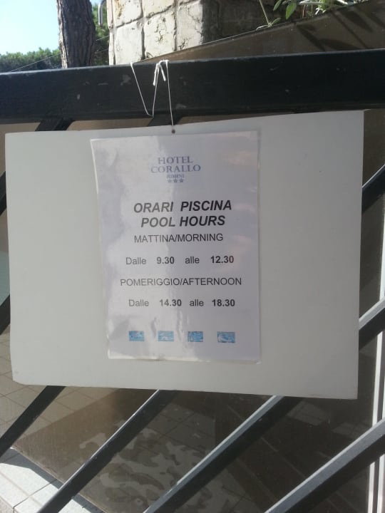In der Mittagsstunde geschlossen! Hotel Corallo Rimini