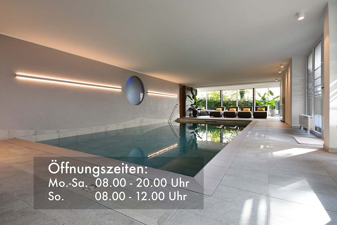 Pool Hotel am Berghang