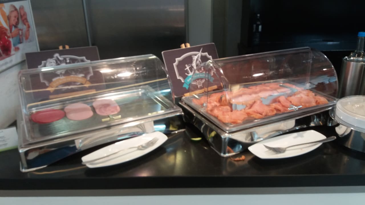 Ganz tolle Auswahl beim Frühstücks Buffet ARCOTEL Onyx Hamburg
