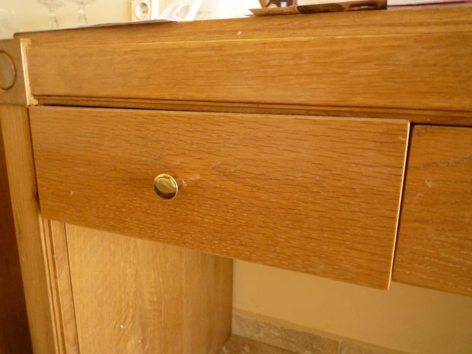 Schublade läßt sich nicht schließen Vantaris Palace