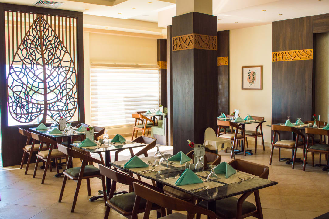 Gastro Oyster Bay Beach Suites