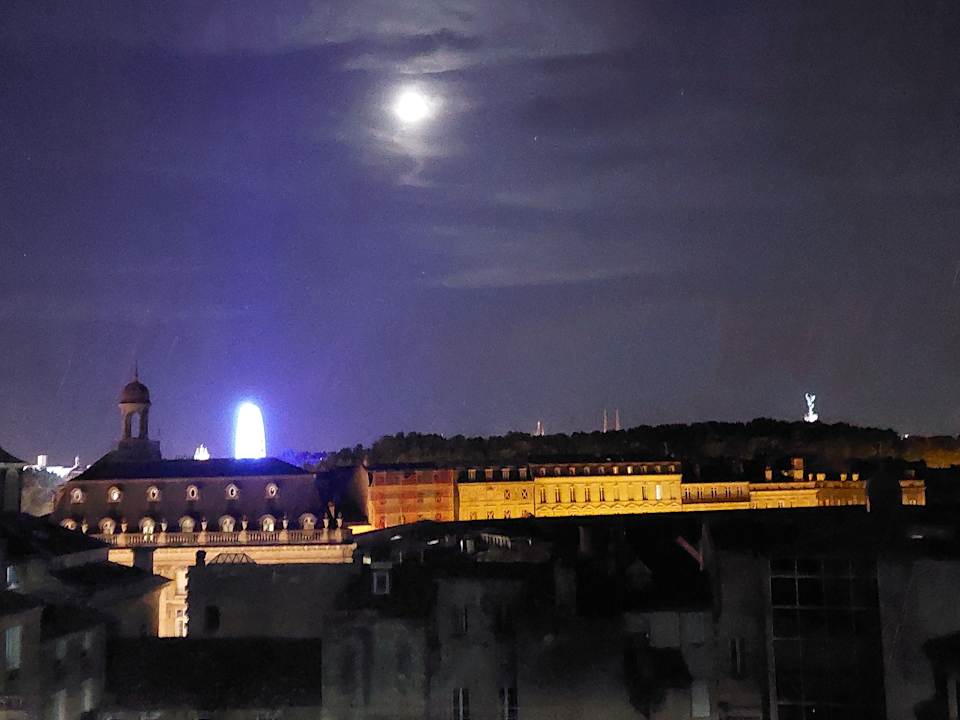 Ausblick Mercure Bordeaux Cité Mondiale Centre Ville