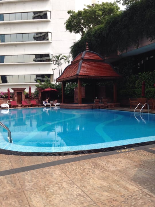 Pool The Landmark Bangkok