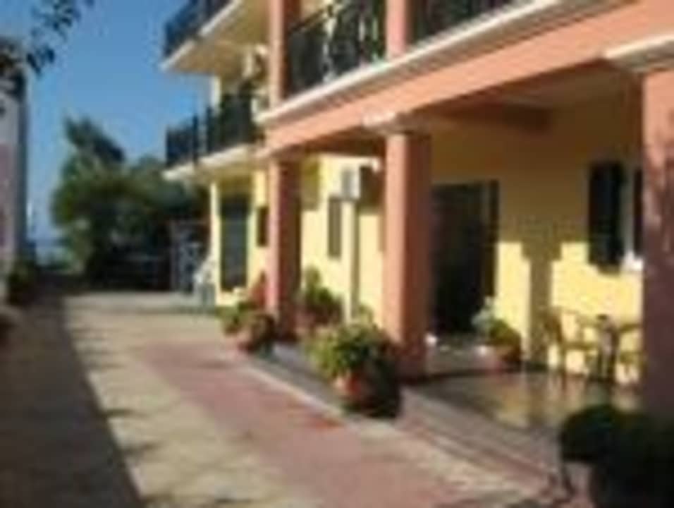 Outside reception Bayside Apartments