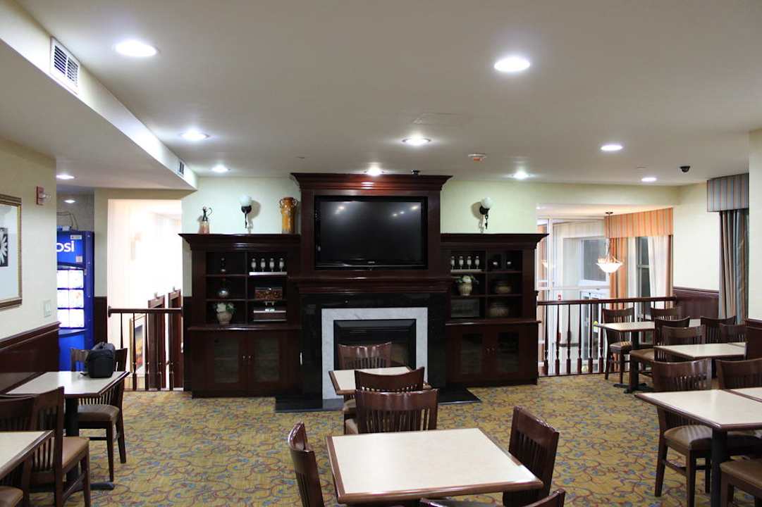 Frühstücksbereich Queens County Inn and Suites