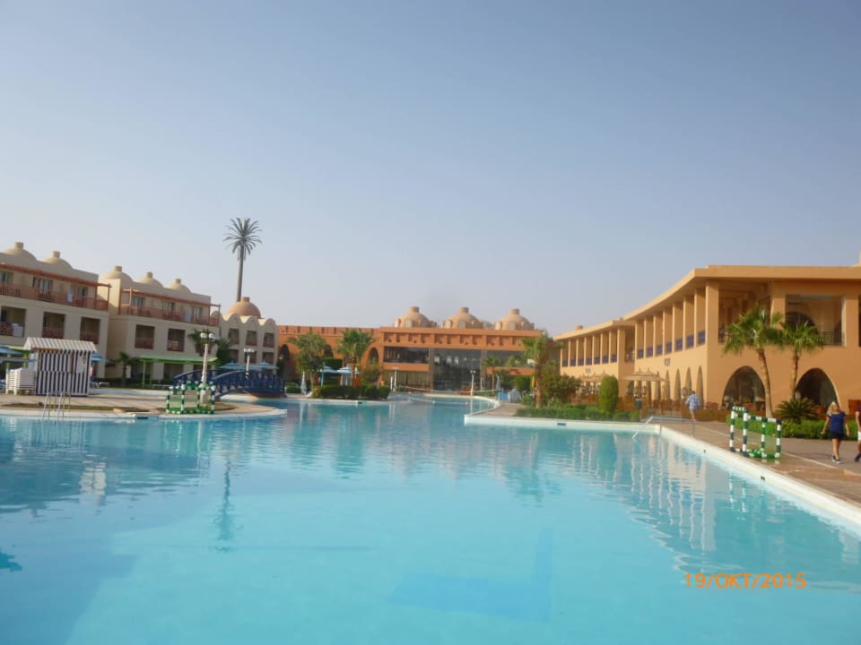 Großer Pool Titanic Beach Spa & Aqua Park