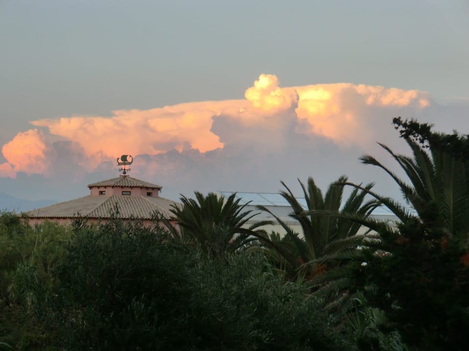 Von unserem Balkon  zum Wellnessbereich St. George's Bay Country Club