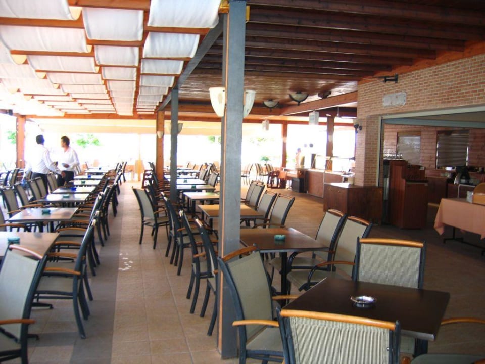 Das Pool-Restaurant, hier gab es das Mittagsbuffet alltoura Club Hotel Poseidon Palace