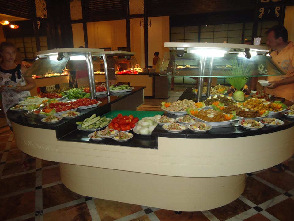 Un des délicieux buffets TUI MAGIC LIFE Africana