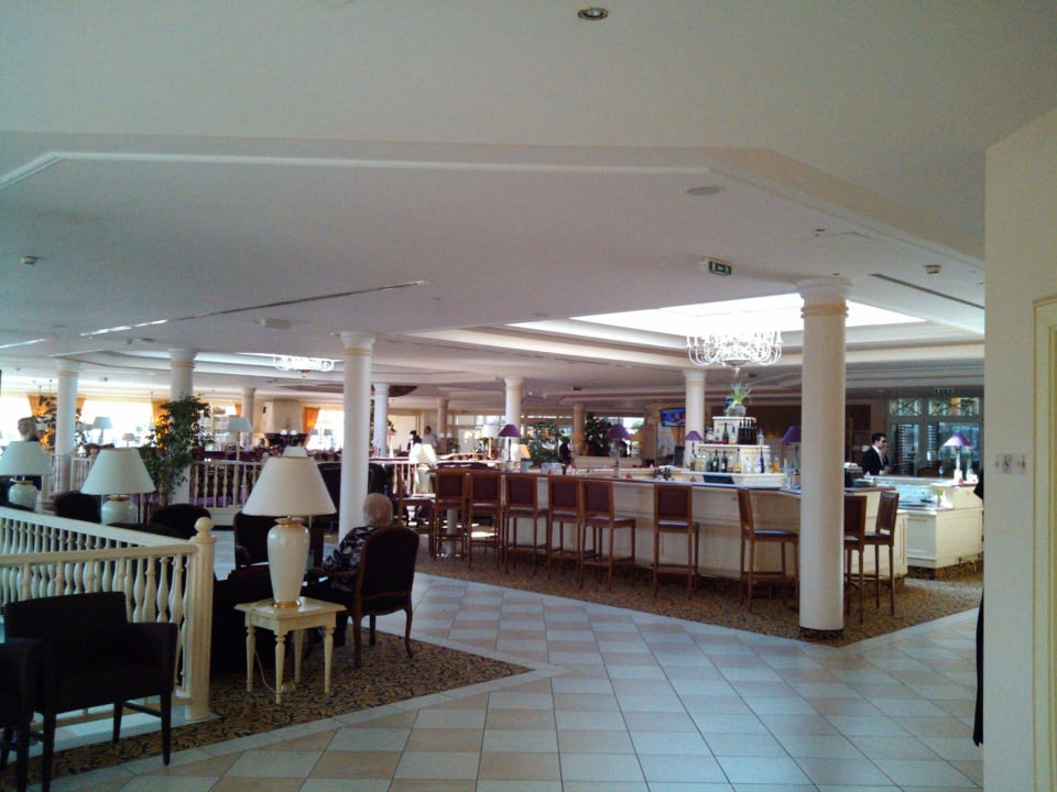 Barbereich in der Lobby Avita Resort Bad Tatzmannsdorf