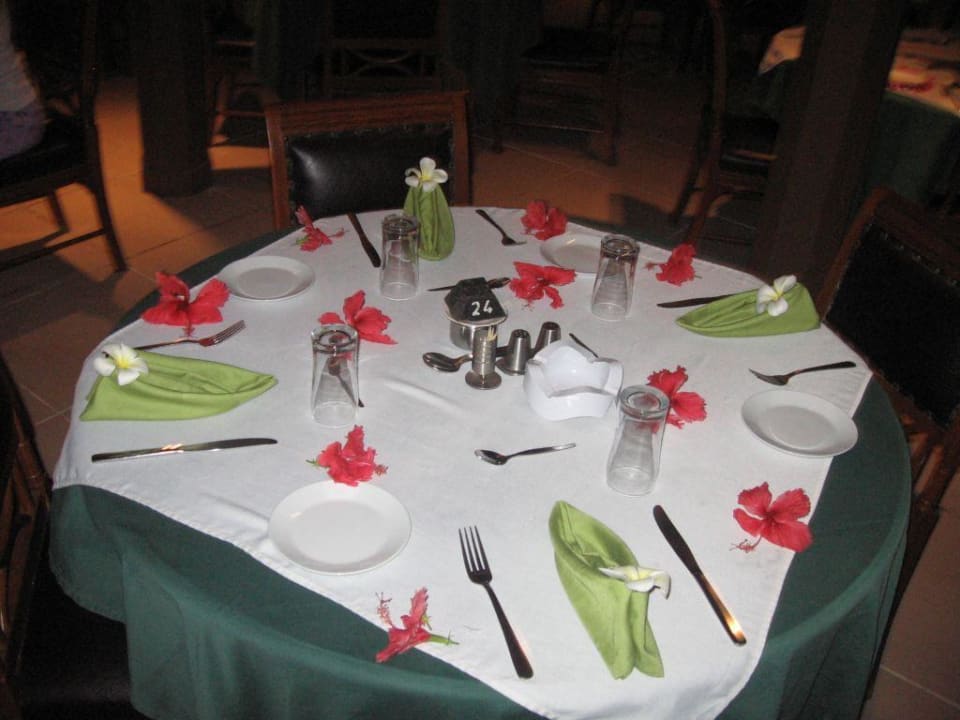 Abschiedstisch Embudu Village