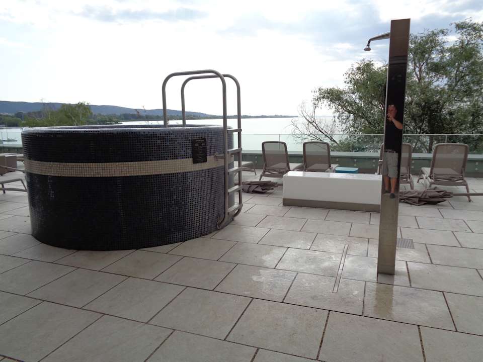 Pool Hotel Helikon
