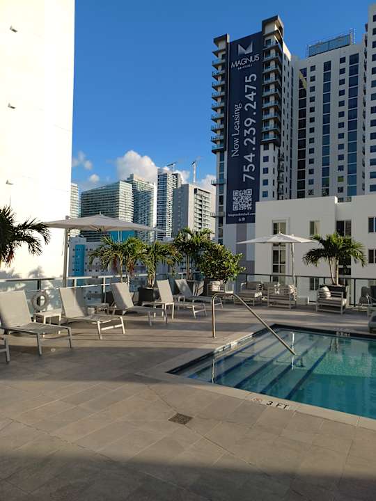 Pool Smart Brickell Hotel