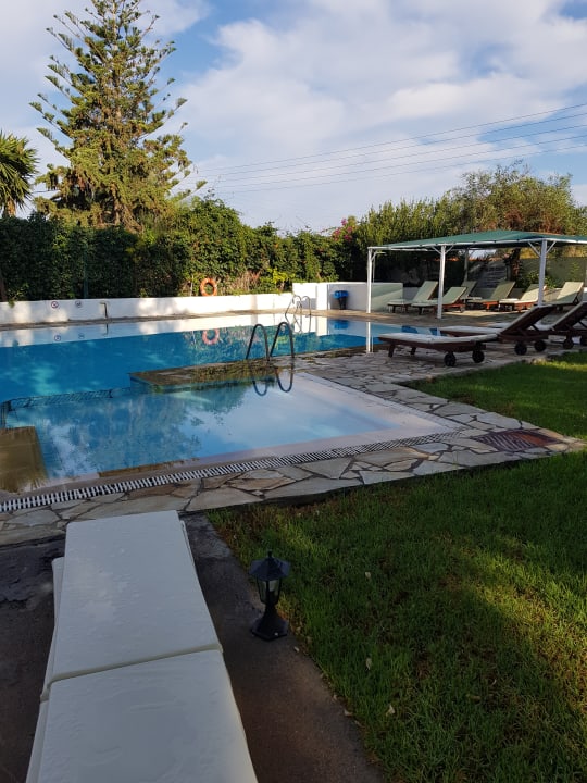 Pool Hotel Prince of Lillies