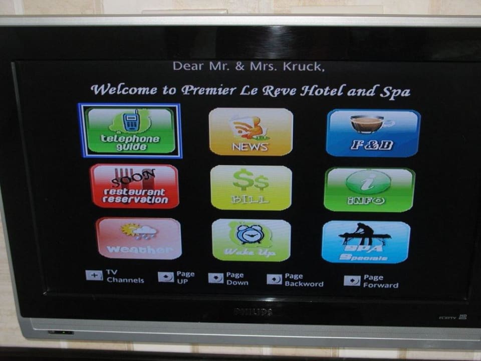 Fernseher mit Begrüßung Premier Le Reve Hotel & Spa