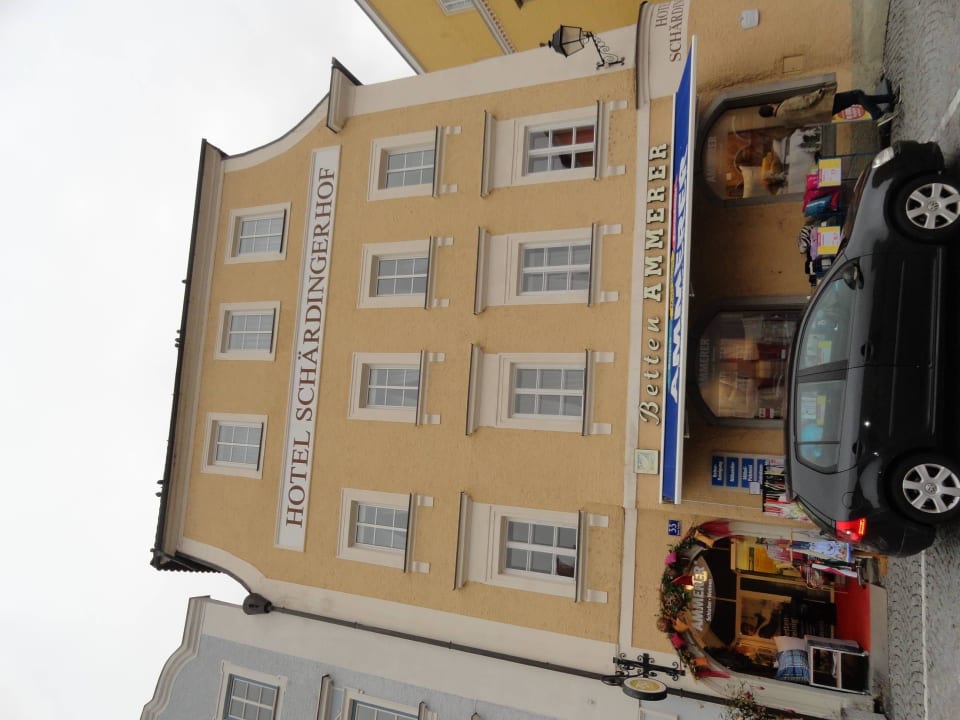 Nebengebäude (unser Zimmer war im 2. OG, rechts) Hotel Schärdinger Hof