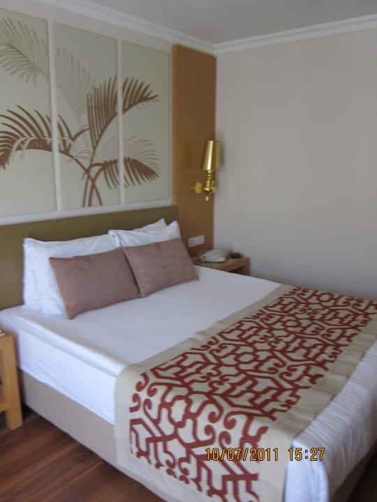 Кровать - основное здание Akka Alinda Hotel