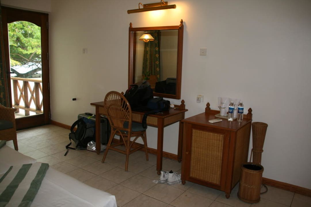Innenansicht Superior-Zimmer Fihalhohi Maldives