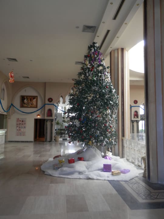 New year tree near the reception Sunny Days Palma De Mirette Resort & Spa
