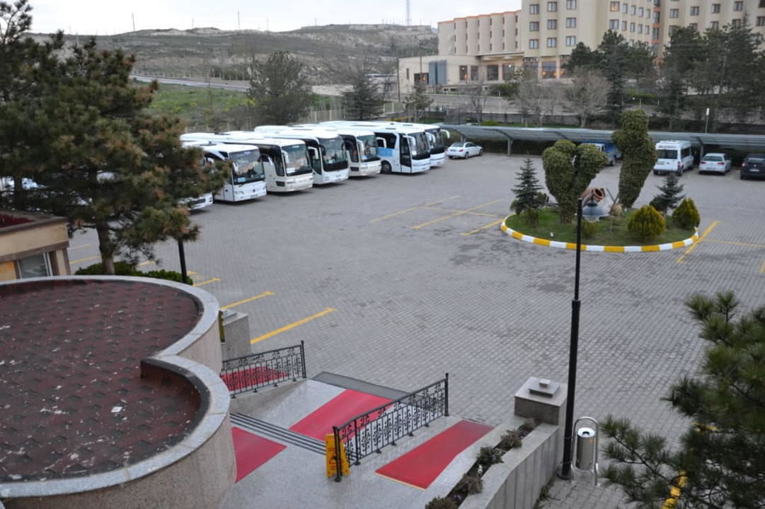 Eingang und Bus-Parkplätze Hotel Dinler Ürgüp