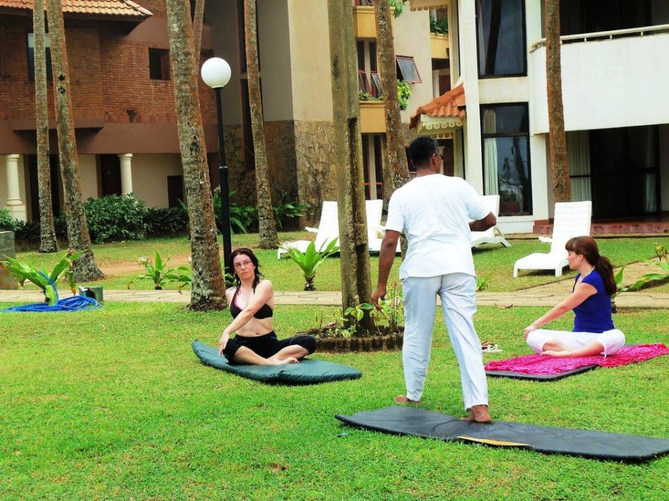 Yoga Royal Palms Beach Hotel