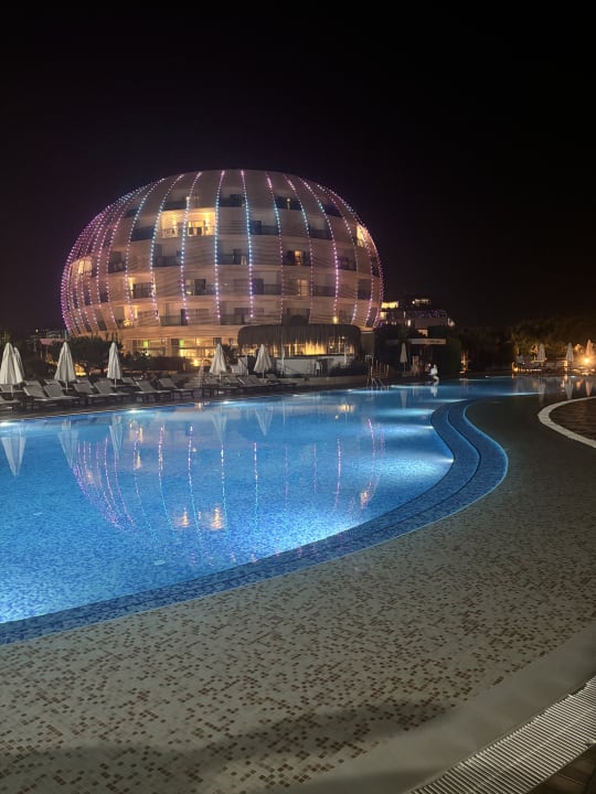 Pool Gold Island Selected