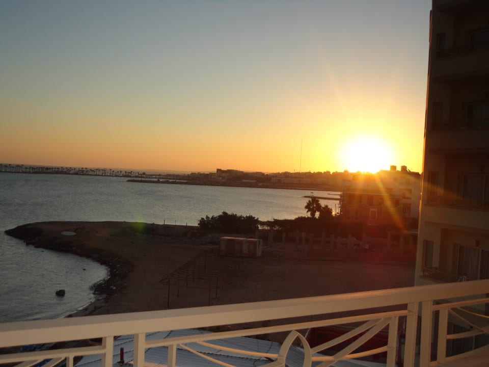 Sonnenaufgang  Magic Beach Hotel Hurghada