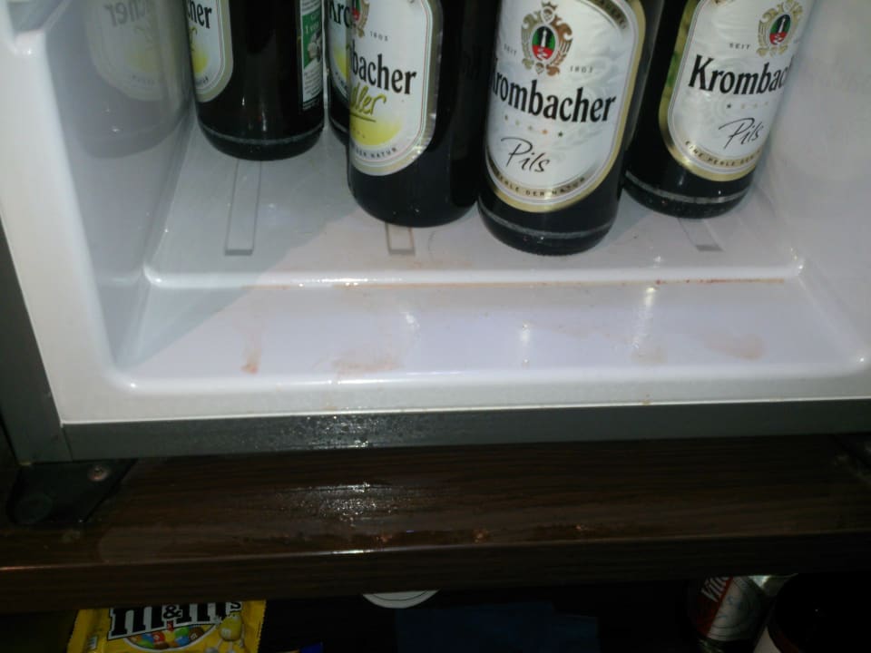 Verklebte Minibar NH Collection Dresden Altmarkt