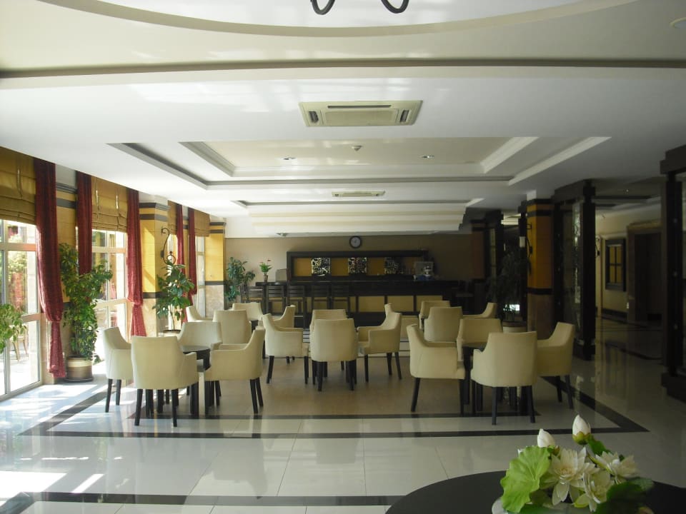 Lobby-Bar  Can Garden Resort