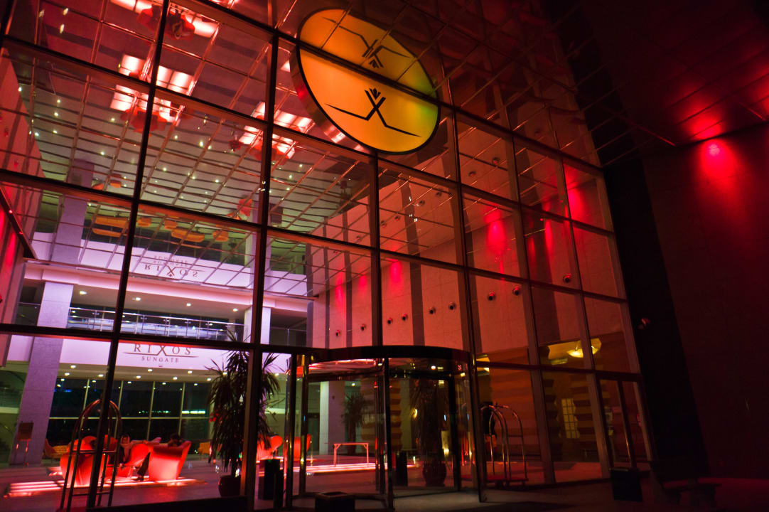 Eine der zwei Eingangshallen Rixos Sungate