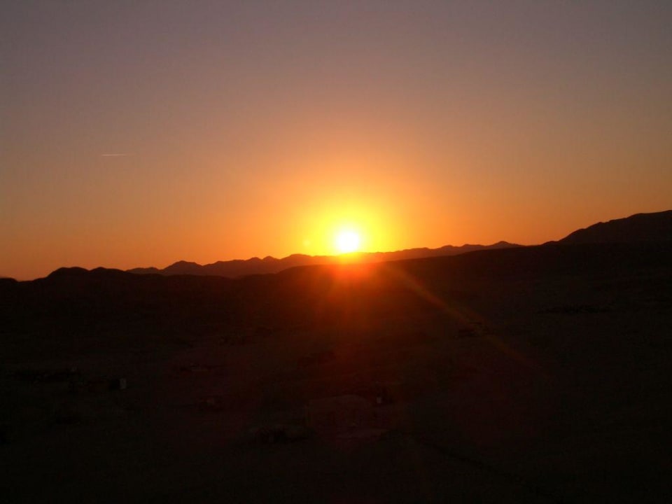Sonnenuntergang in der Wüste Utopia Beach Club