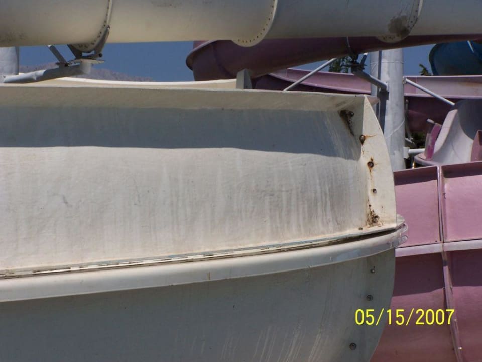 Aufbau der Rutschen mangelhaft,fehlende schrauben Miarosa Kemer Beach