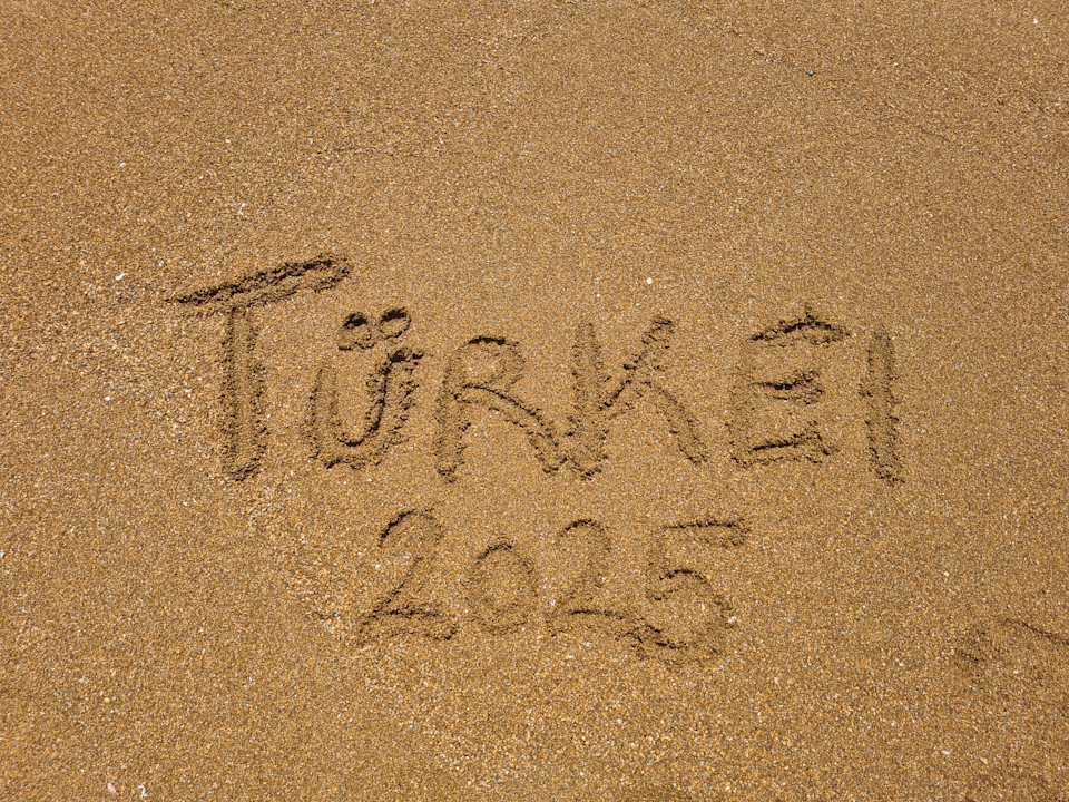 Strand Rubi Platinum Sign