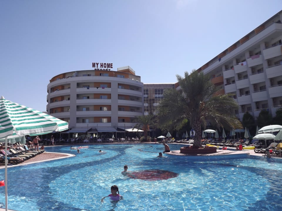 Blick auf das Haupthaus My Home Resort