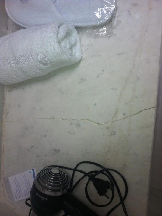 Marmorablage im Bad gebrochen - renovierungsbedürf Hotel Hospes Palau de Mar