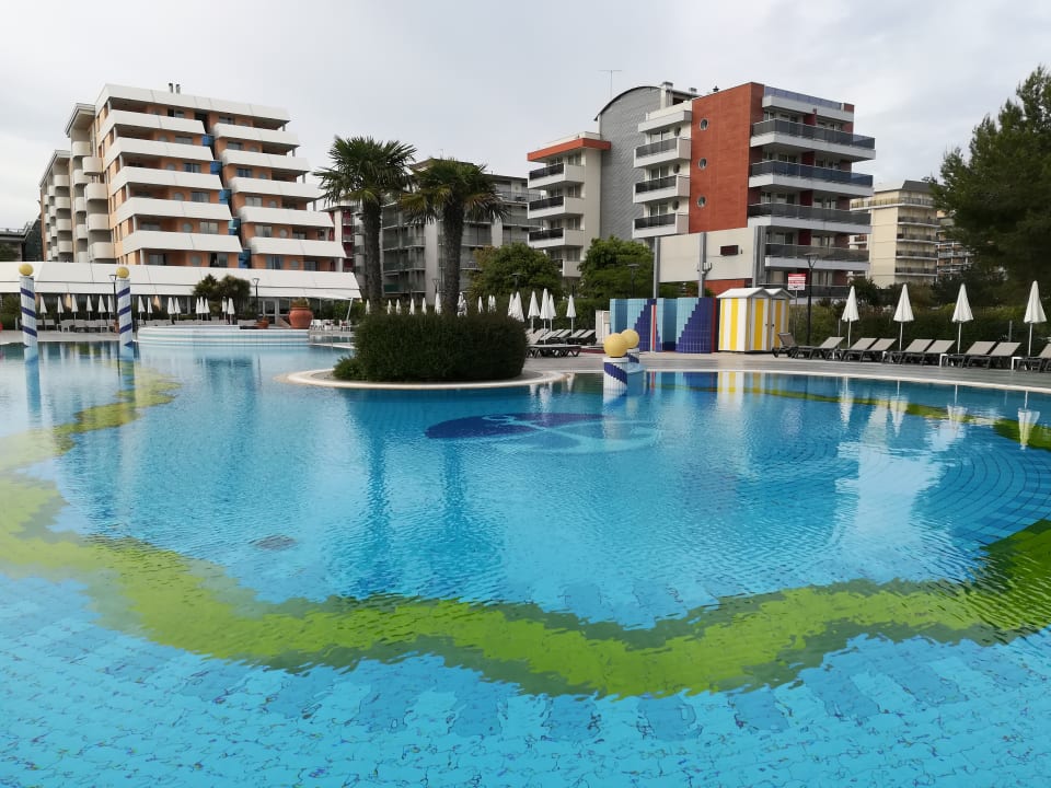 Pool Aparthotel Holiday