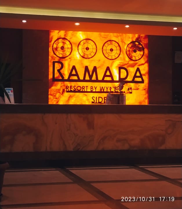 Lobby Ramada Resort by Wyndham Side