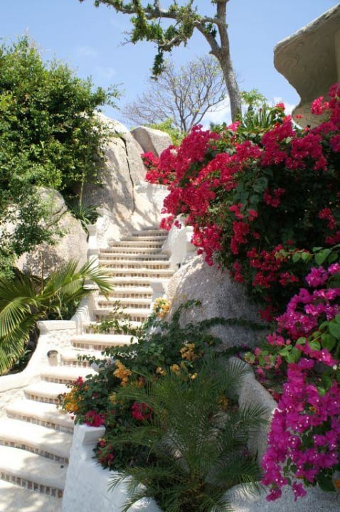 ...die Treppen! Jamahkiri Resort & Spa