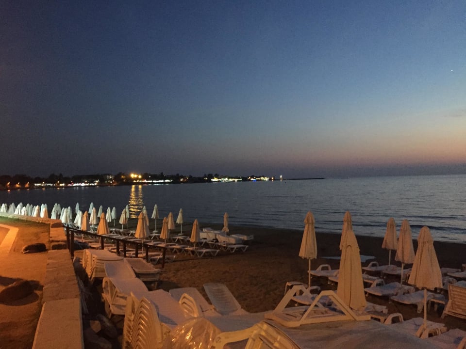 Strand Side Bay Hotel