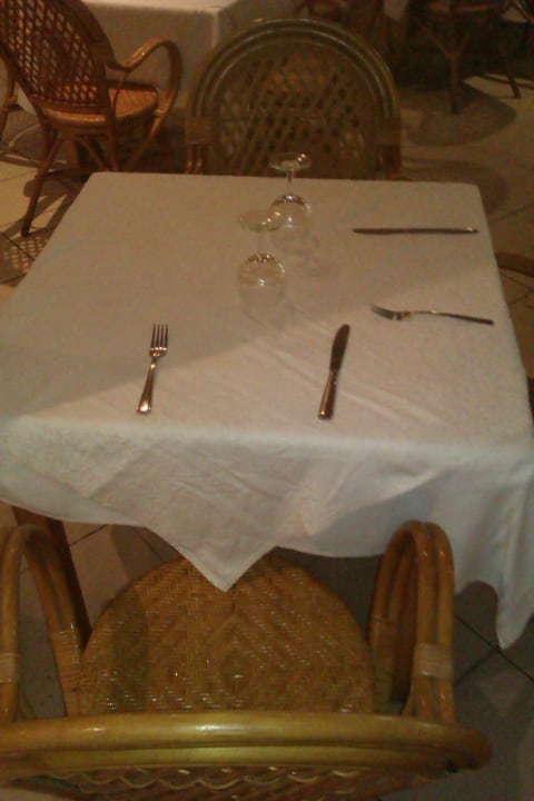 So hübsch werden die Tische dekoriert Hotel African Queen