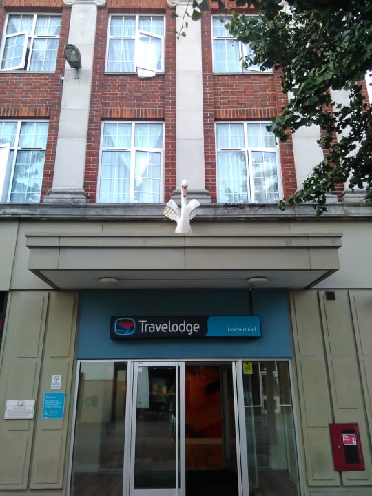 Lobby Travelodge Hotel Leatherhead