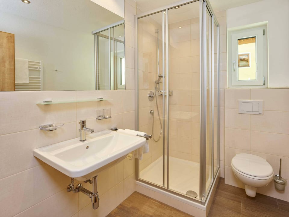Badezimmer Appartement Typ 2 & 4 Appartement Gästehaus Bergkristall