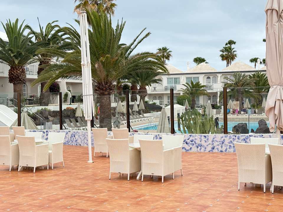 Pool H10 Ocean Suites