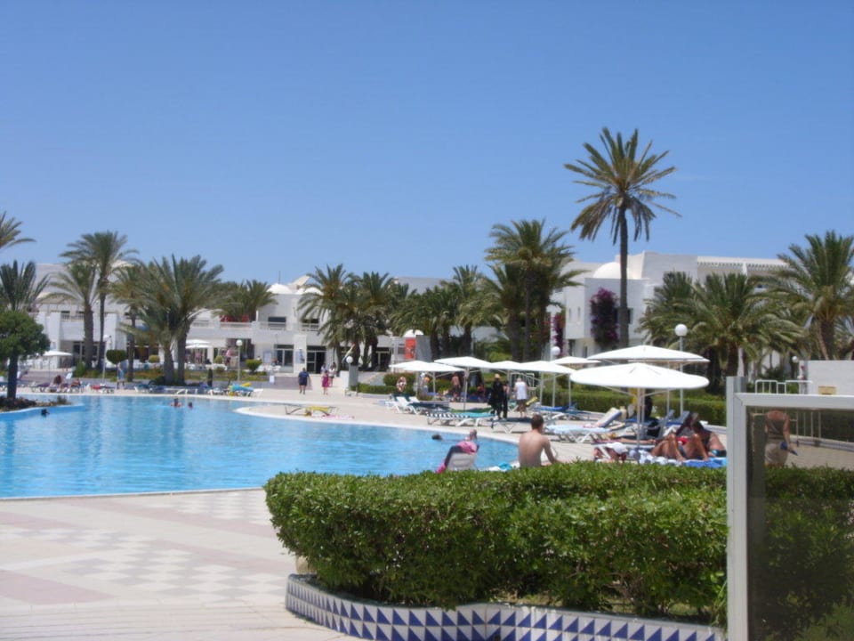 Weg vom Meer zum Pool Hotel El Mouradi Djerba Menzel