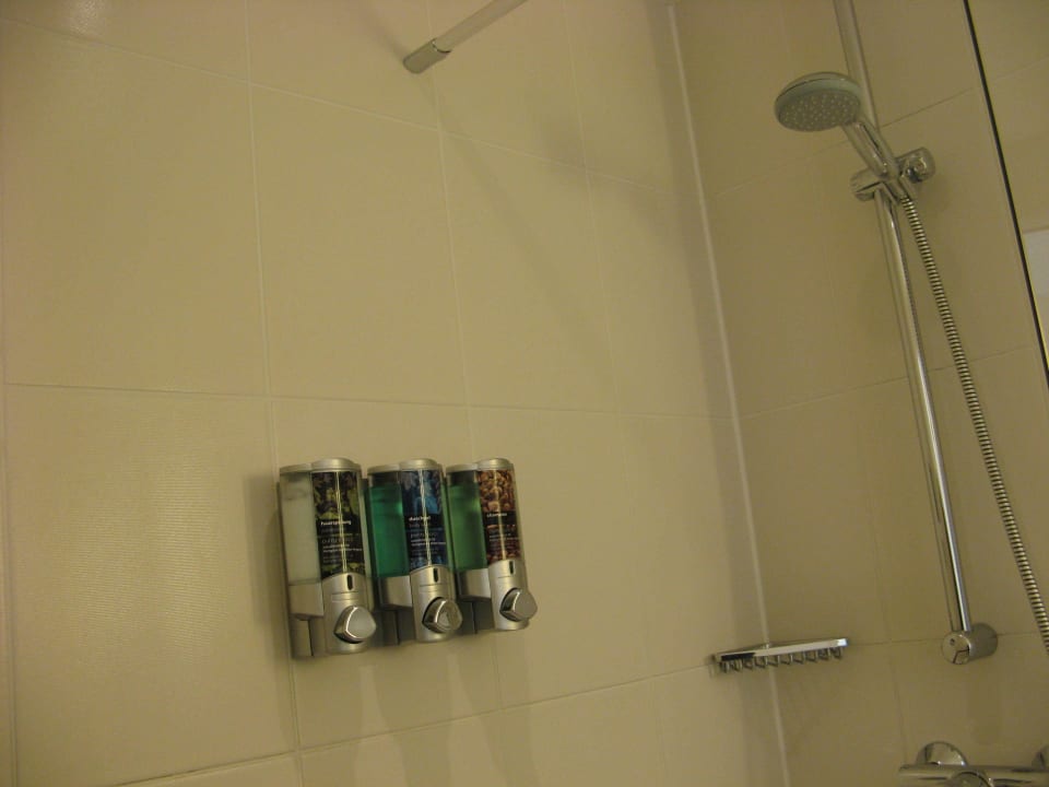 Dusche Hampton by Hilton Berlin City West