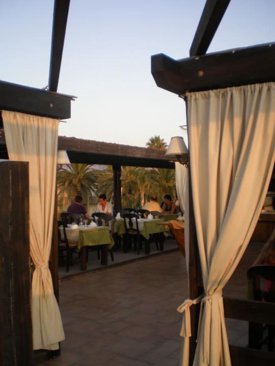In der Taverne Sandy Beach Hotel & Family Suites