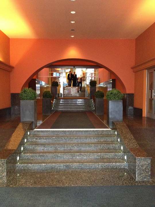 Hotel entrance Sokos Hotel Palace Bridge